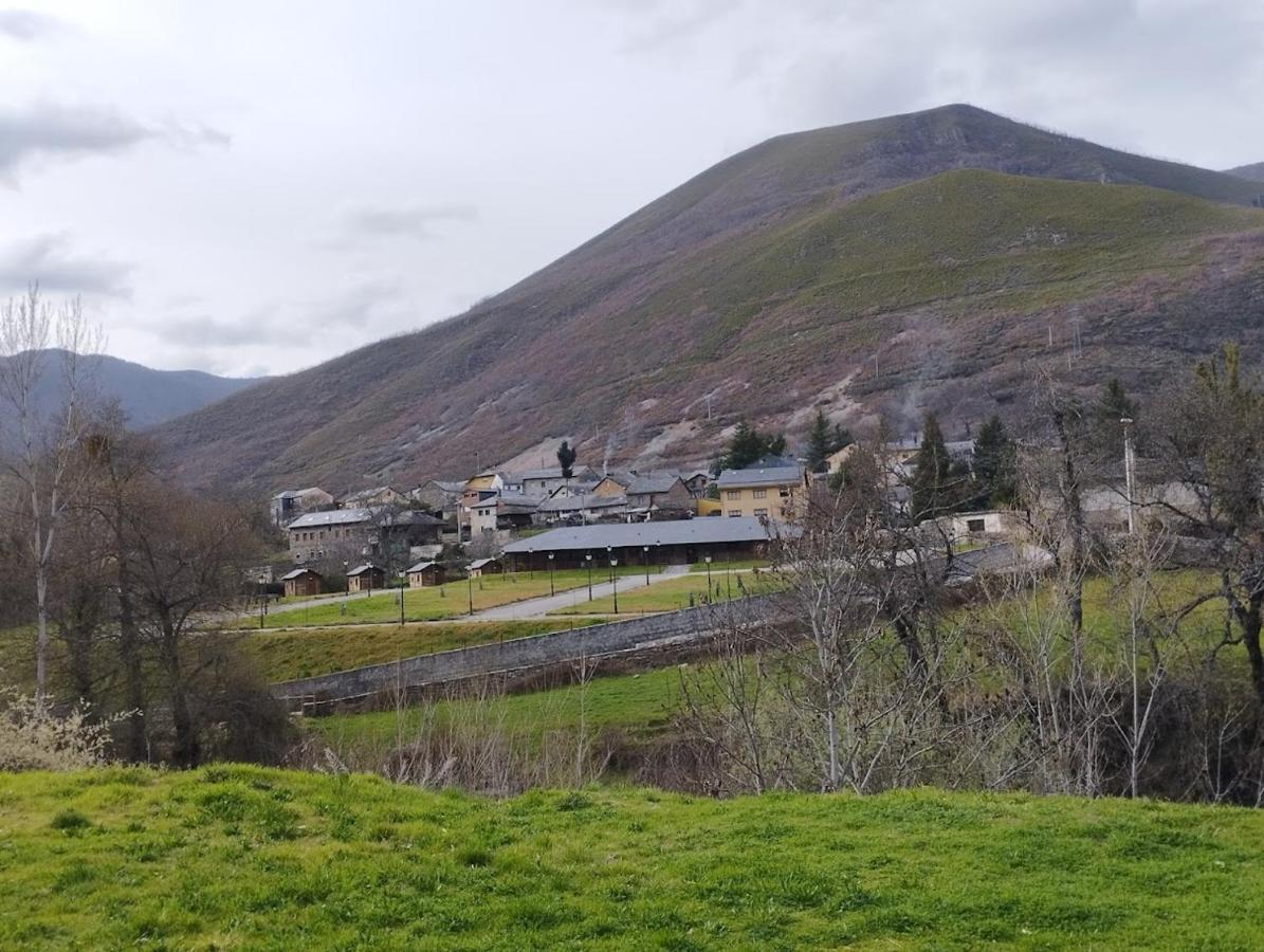 Camping La Zarapica - Palacios Del Sil 외부 사진