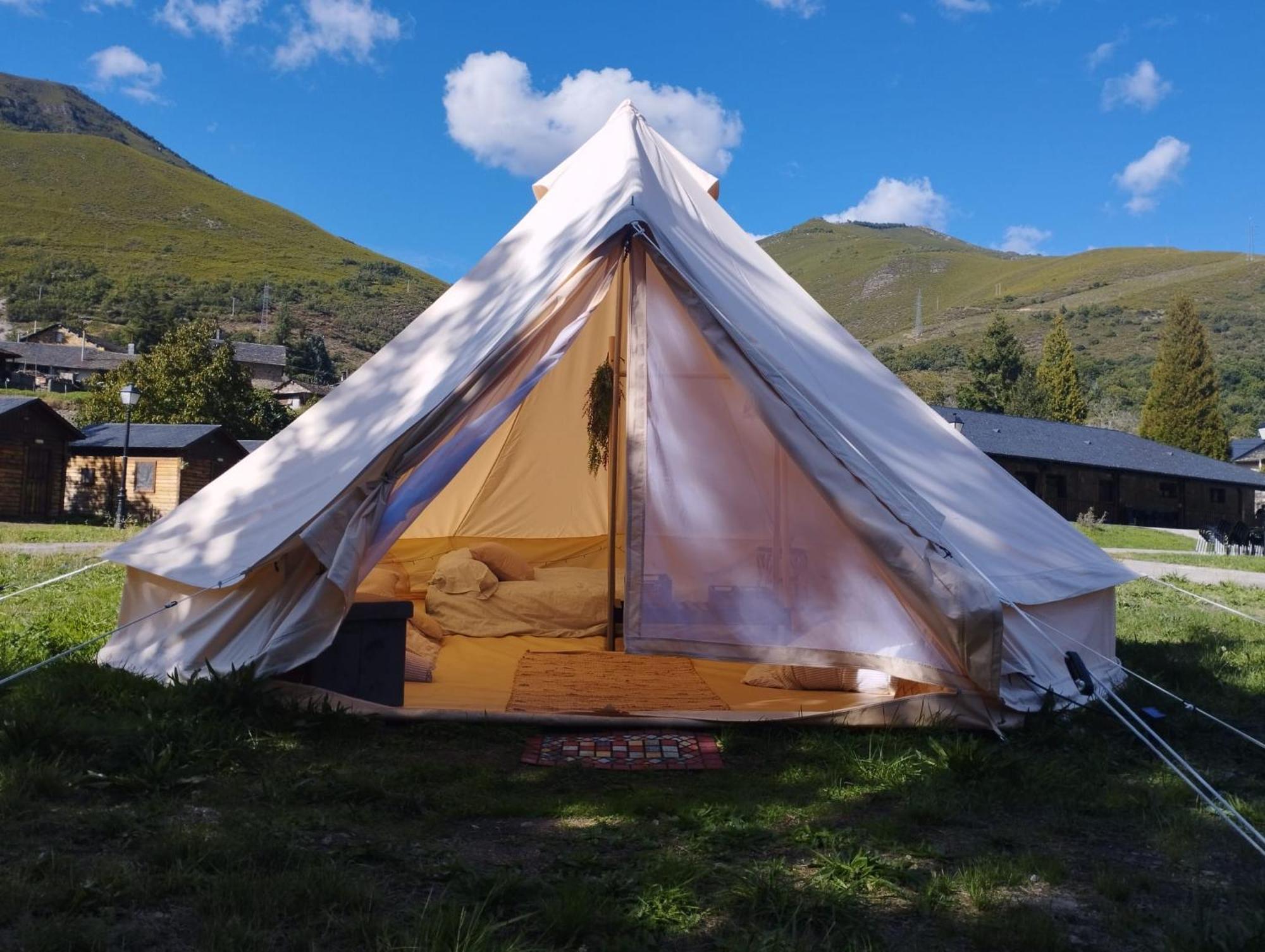 Camping La Zarapica - Palacios Del Sil 외부 사진